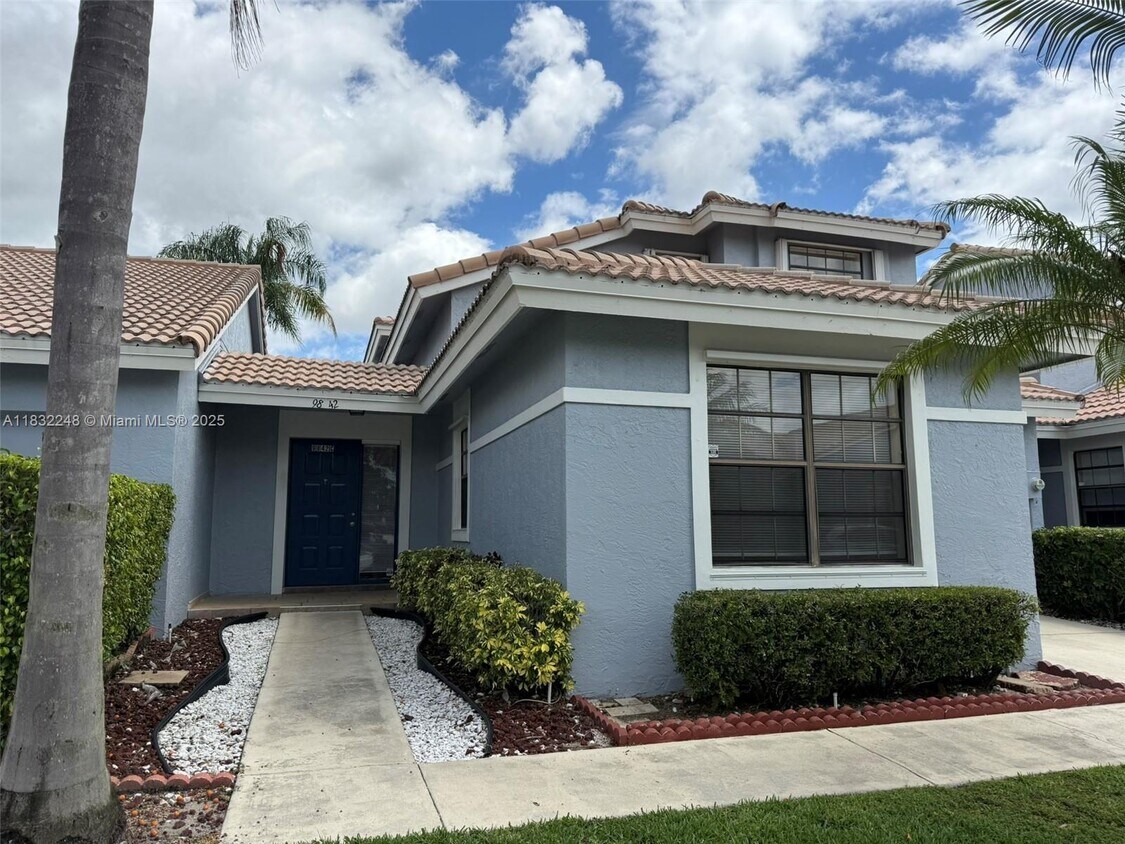 Foto principal - 9842 Watermill Cir