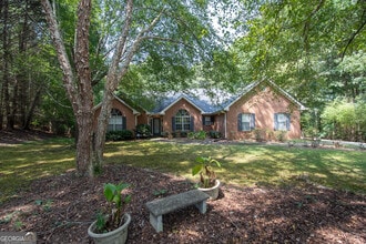 Building Photo - 235 Masters Dr