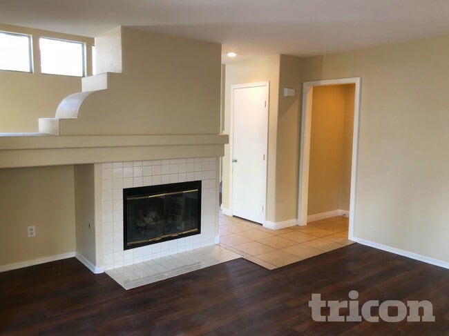 Building Photo - 6941 Wine River Dr