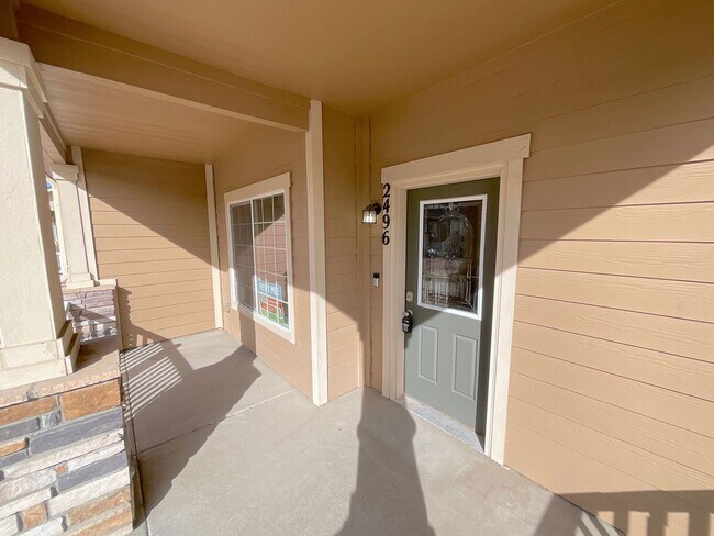 Foto del edificio - 3 Bedroom Townhome Available Near S Union Blvd & Monterey Rd!