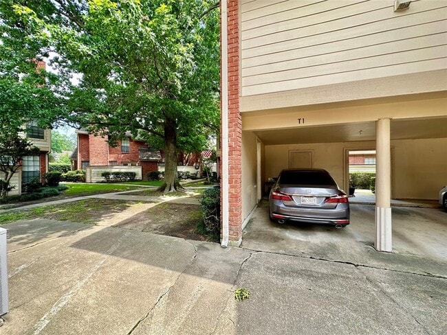 Building Photo - 2211 S Kirkwood Rd