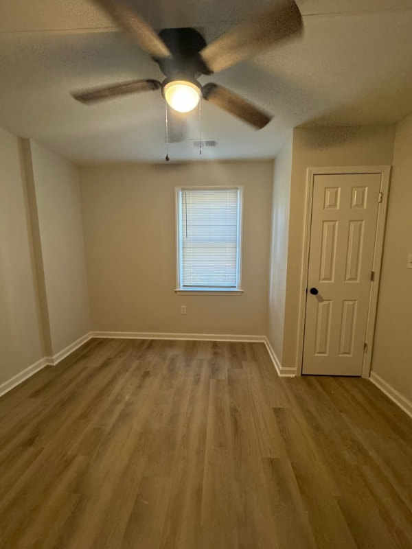 Building Photo - 209 Forest Ln