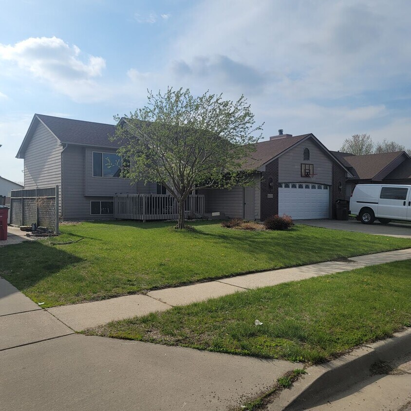 Foto principal - 3 bedroom, 2 bath, single family home.