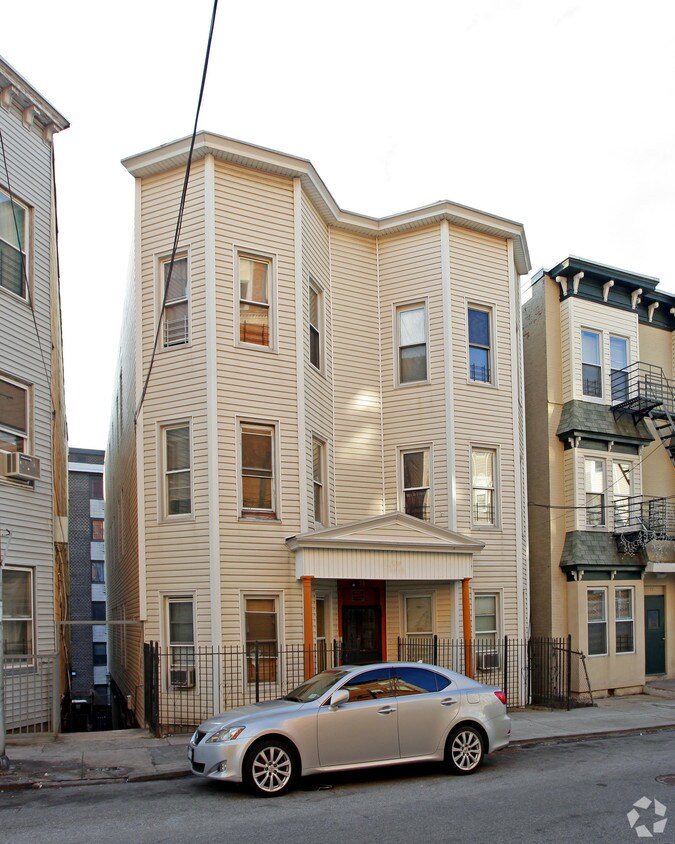 Building Photo - 73 Jackson St