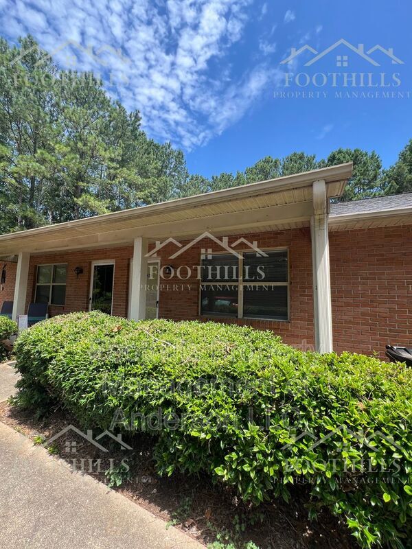Foto principal - 5542A Old Pearman Dairy Rd.