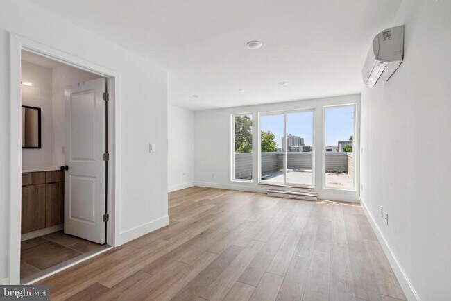 Foto del edificio - 4214 Powelton Ave