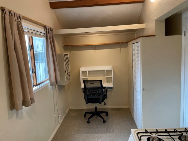 Desk area - 455 Arapahoe Ave