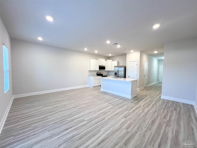 Building Photo - 3997 Pendragon Cir