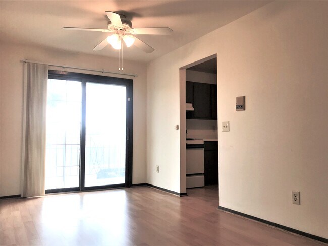 Dining Room - 2361 Chalet Gardens Rd