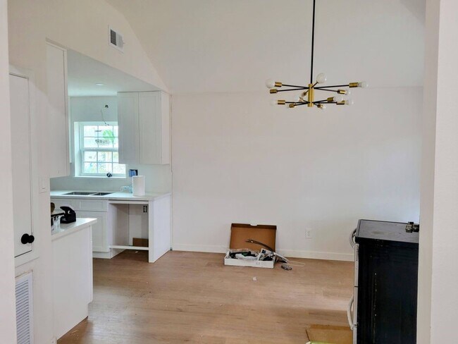 Building Photo - 12018 Woolford Dr