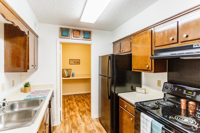 Interior Photo - Starline