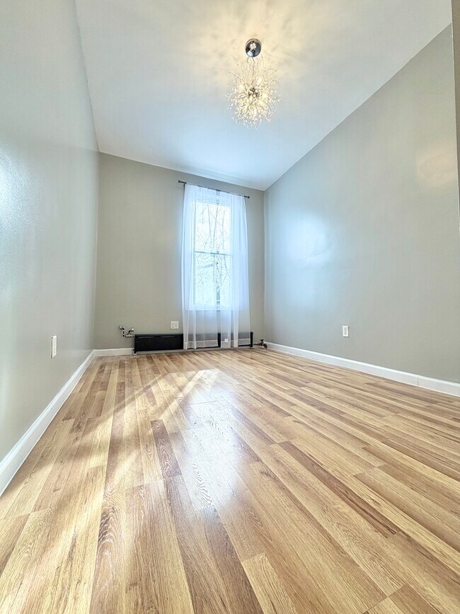 Foto del edificio - 7107 Narrows Ave