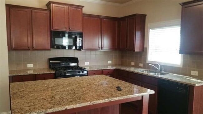Building Photo - 836 Westmoreland Ln NE