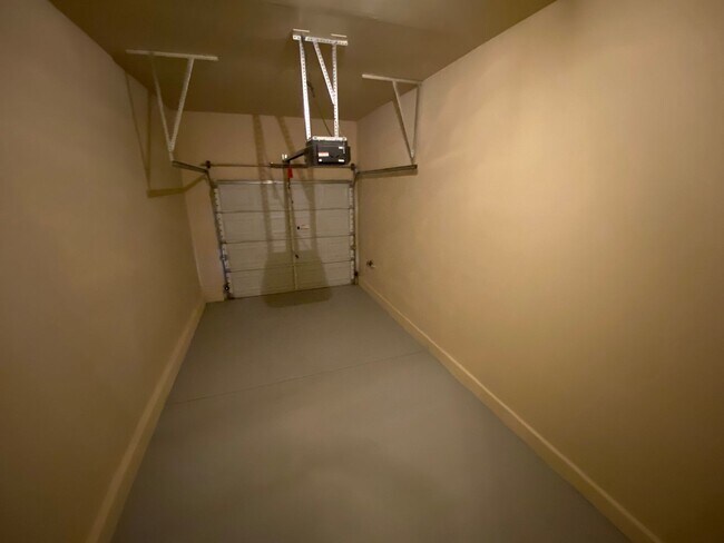 Building Photo - *BEAUTIFUL 2 BEDROOM 2 BATH UNIT WITH ATTA...