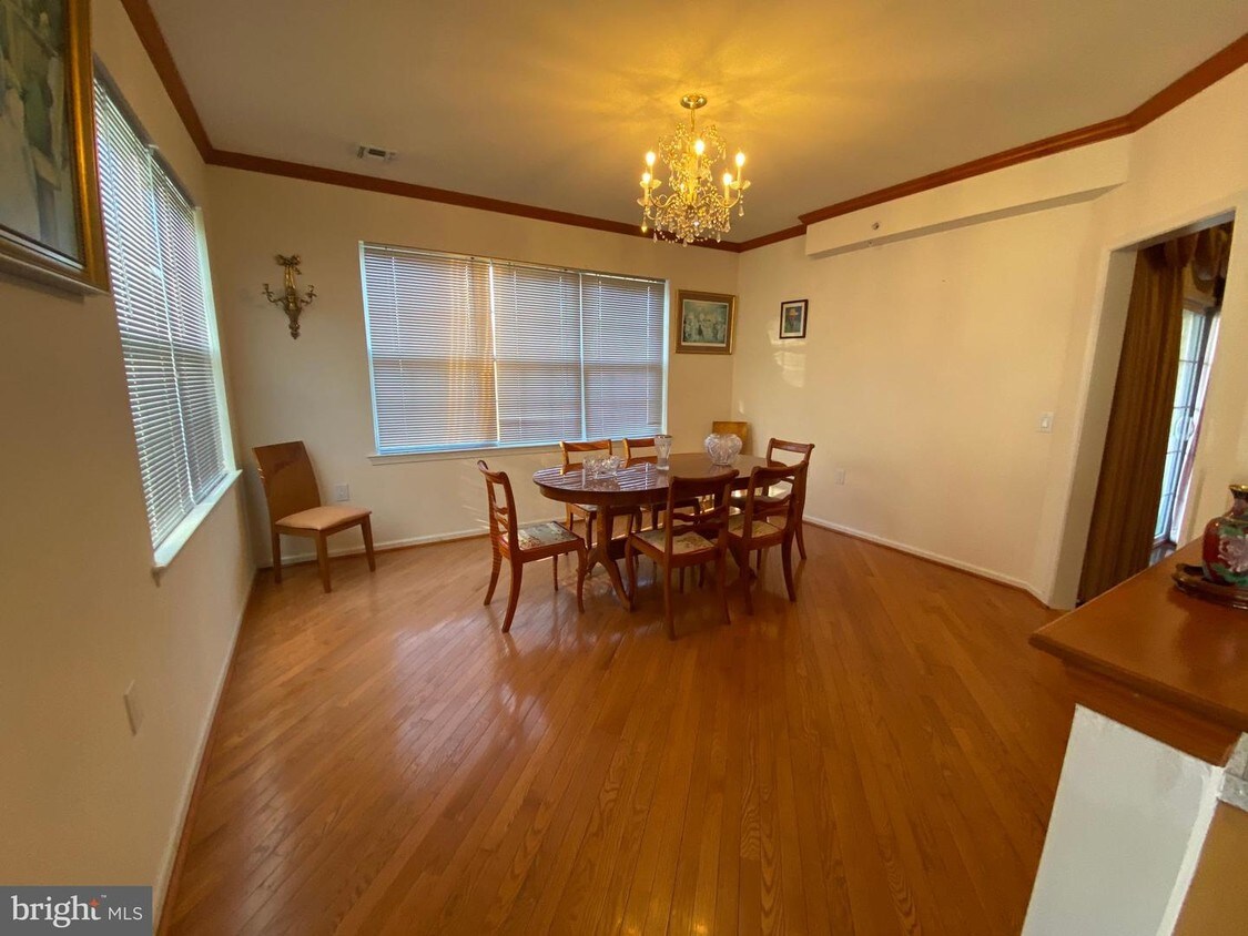 3 Falcon Dr Unit 301, Holland, PA 18966 Condo for Rent in Holland, PA