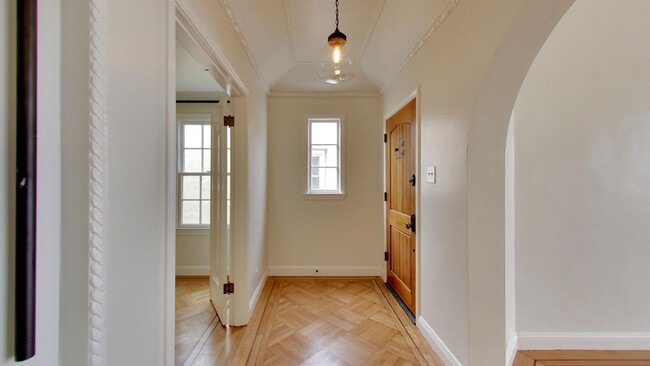 Foto del edificio - Lakeside 3 Bedroom / 3 Bathroom Single Fam...