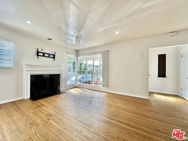 Foto del edificio - 1206 Greenacre Ave