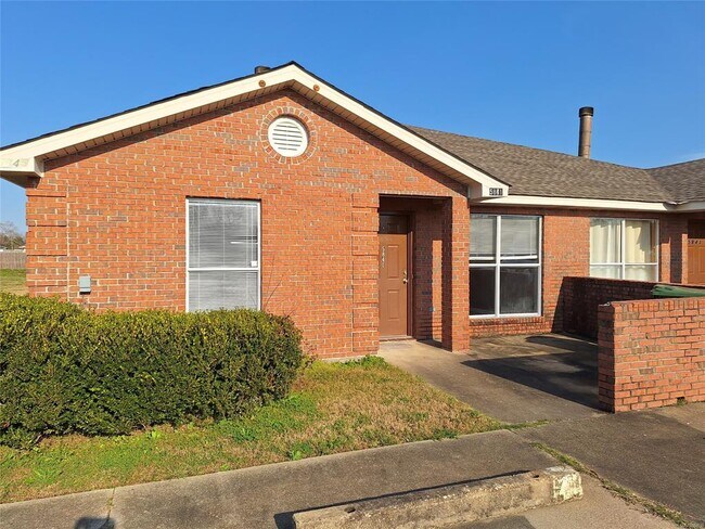 Building Photo - 5841 Brewbaker Blvd