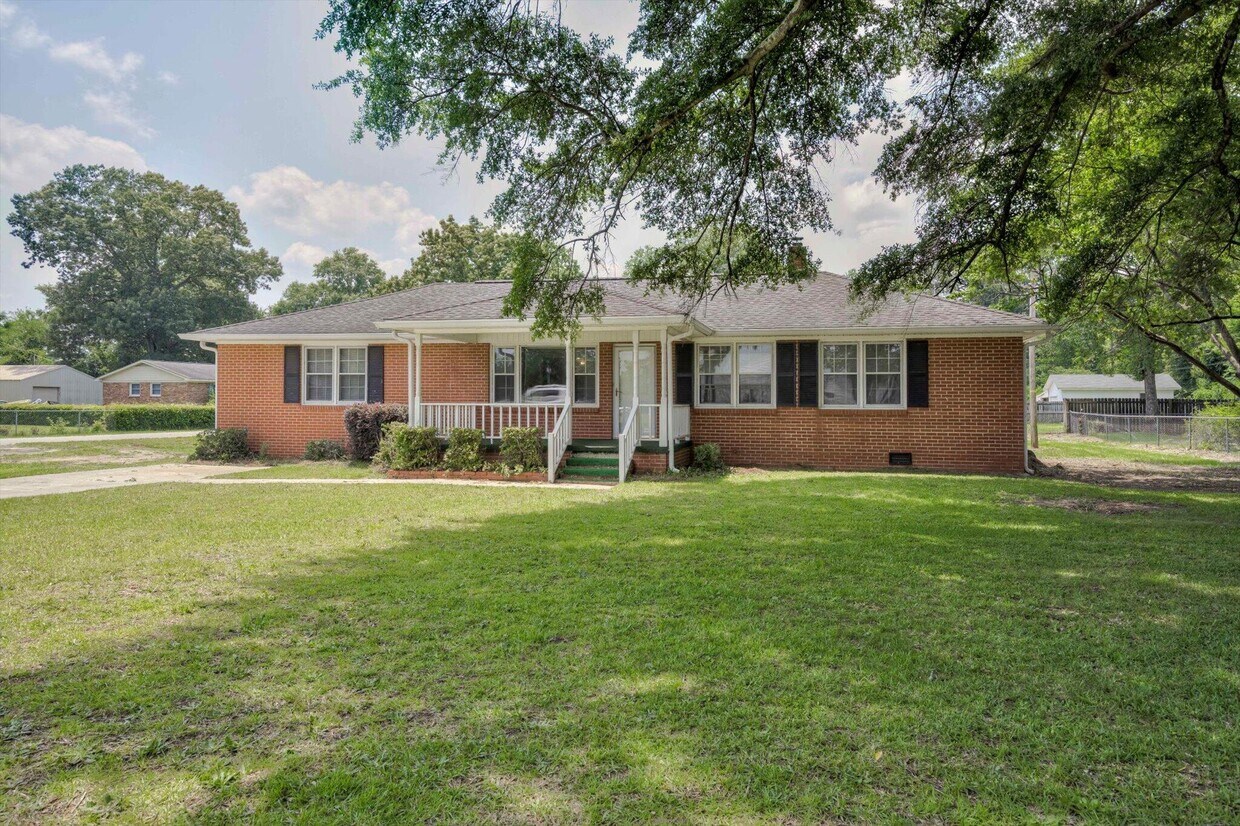 Primary Photo - 417 Old Airport Rd