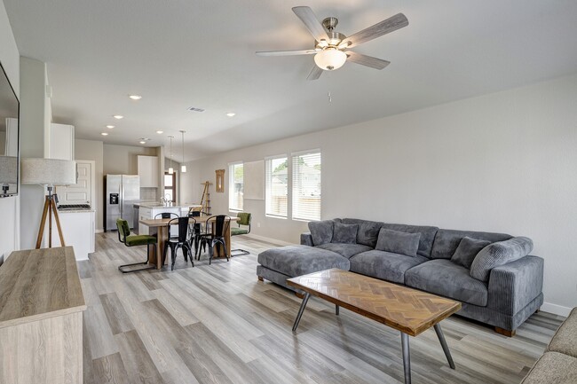 Building Photo - 5638 Madden Ln