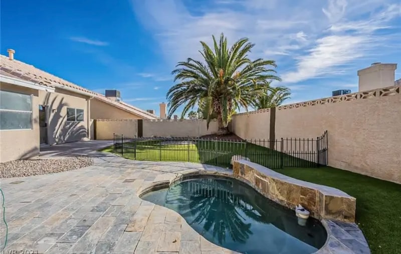 Building Photo - 2033 Riderwood Ave