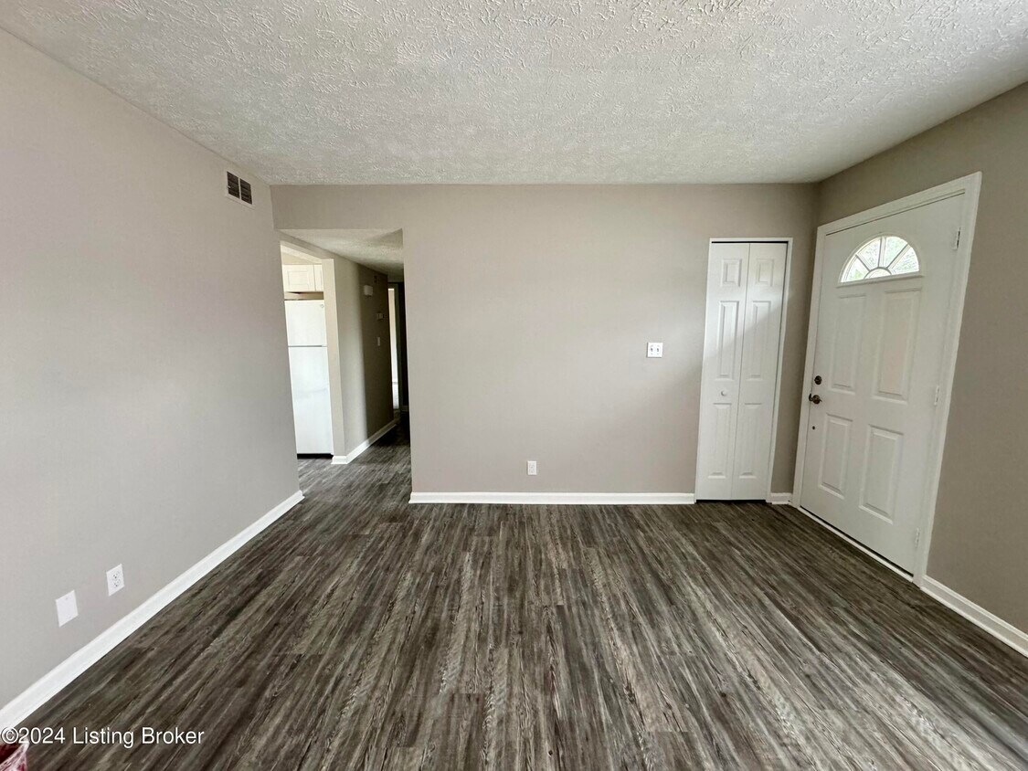 Building Photo - 6504 Cross Brook Dr