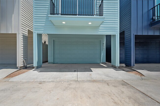Foto del edificio - 4612 Crown Grove Ln