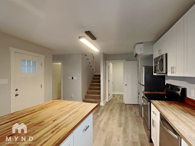 Building Photo - 511 Odell St