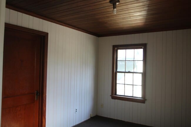 Building Photo - 803 Rosedale Ave