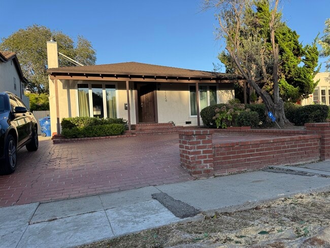 2226 Patricia Ave