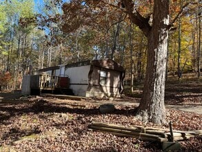 Building Photo - 6742 Skyview Dr SE