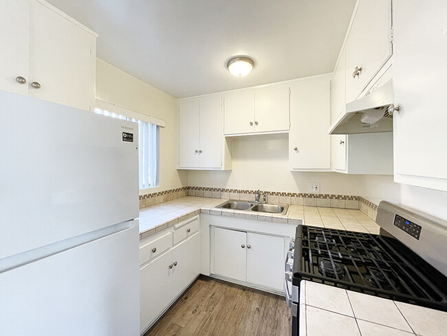 Building Photo - 283 W Montecito Ave