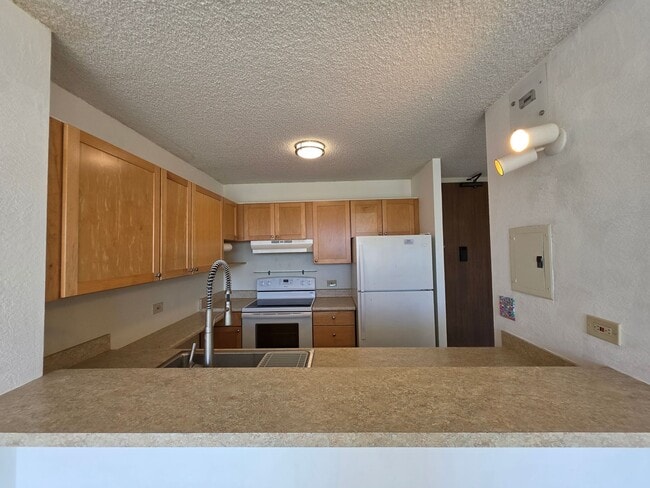 Building Photo - AVAILABLE NOW! 1 bed, 1 bath with 1 parking in Aiea