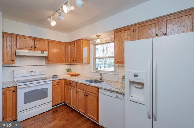 Building Photo - 918 Mastline Dr