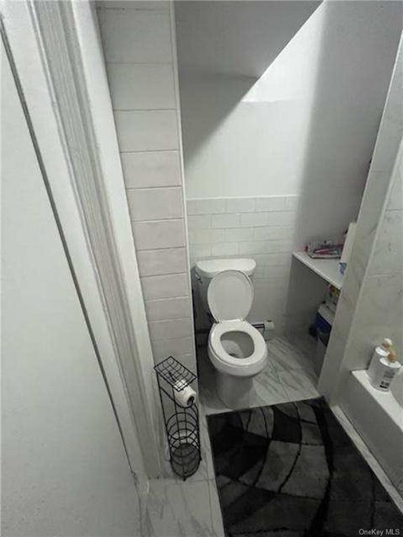 Foto del edificio - 9 Kelly Hill Rd