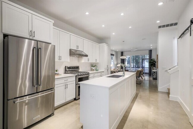 Foto del edificio - 2111 Brackenridge St