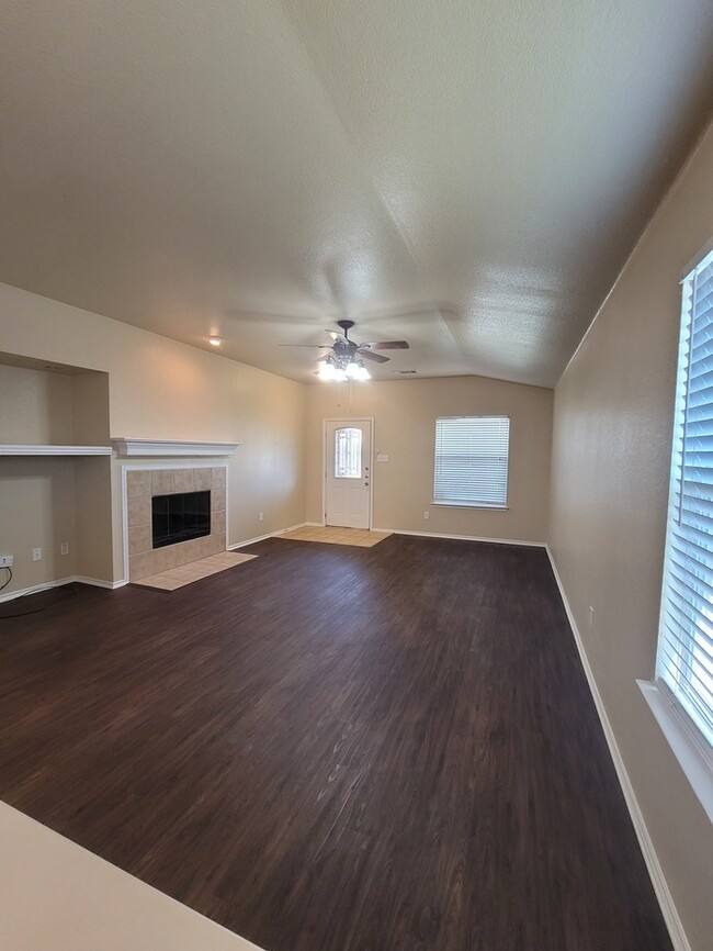 Foto del edificio - Stunning 3/2/2 in Forney Ready for move in