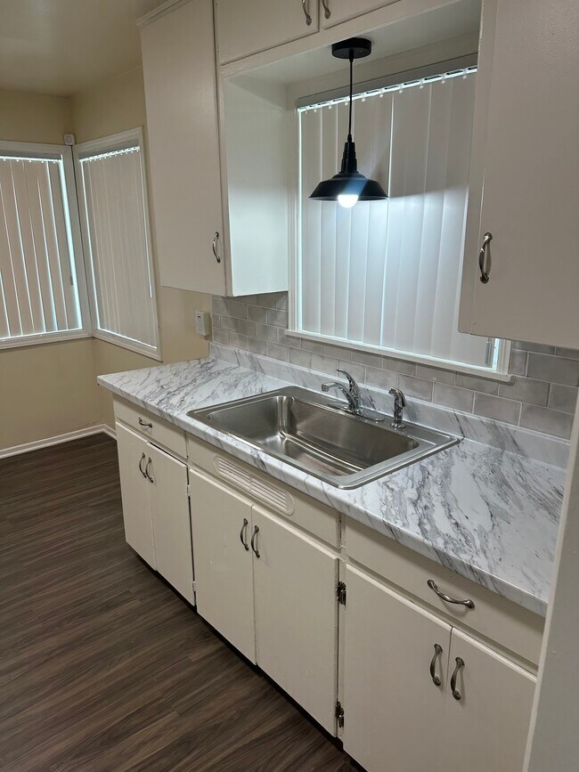 Foto del edificio - 1321 Turquoise Ave