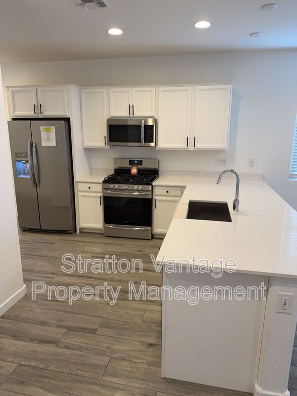 Building Photo - 24596 N 170th Dr