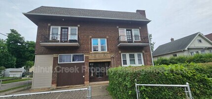 Building Photo - 3319 W 126th St