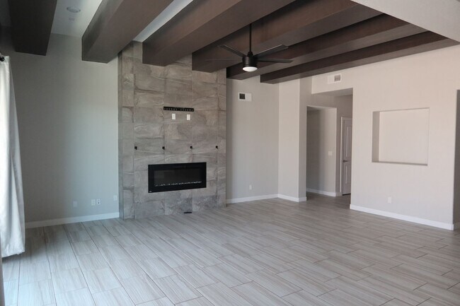 Building Photo - 917 KILVINGTON ST.