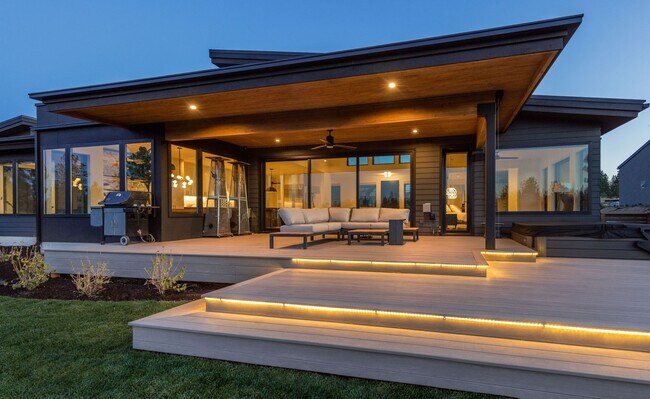 Building Photo - Single level home in gated community