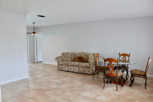 Building Photo - 104 Orchard Ridge Ln