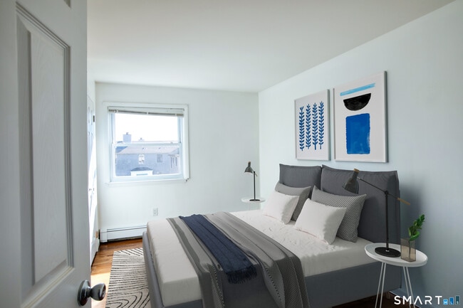 Building Photo - 25 Alexander St