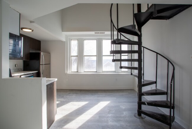 Building Photo - 5225 Schuyler St