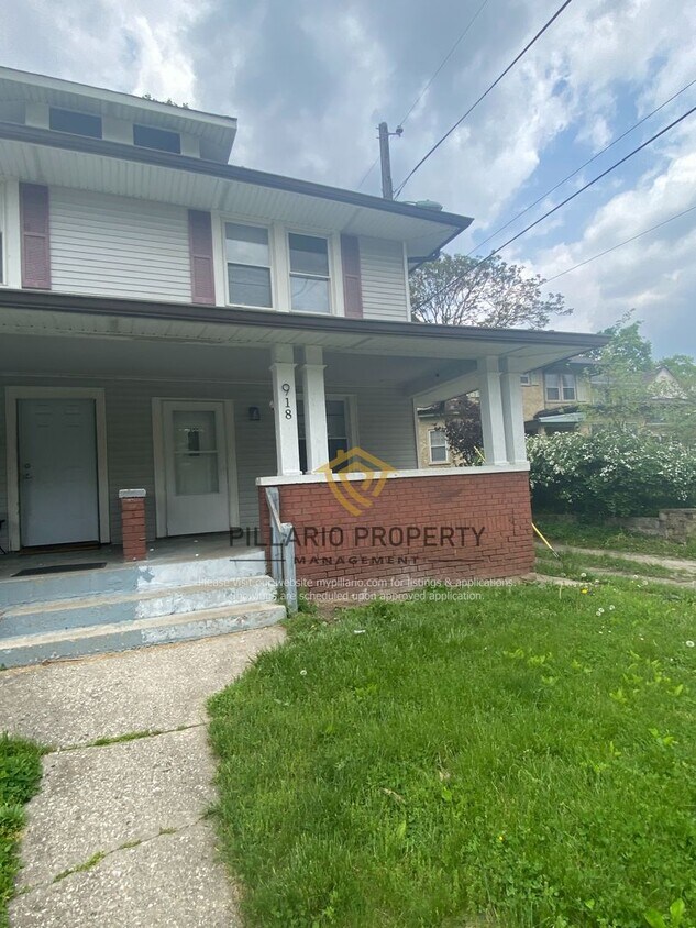 Primary Photo - 916-918 Fairfield