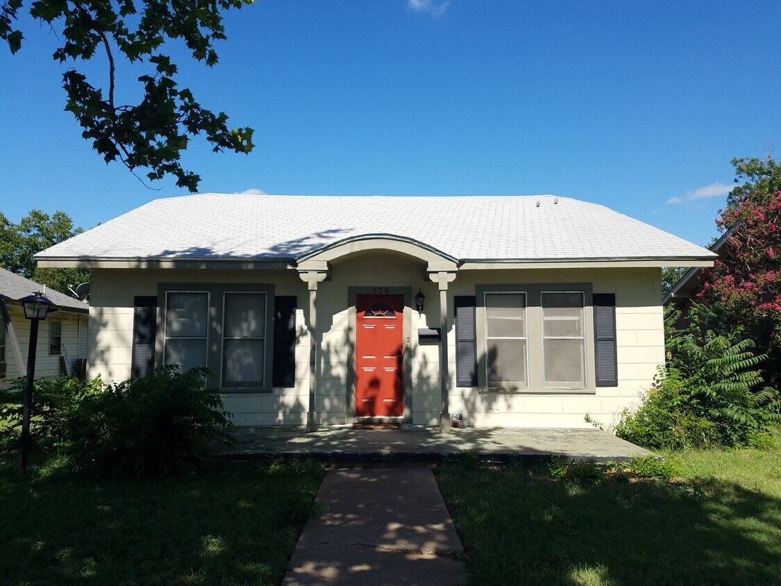 Foto principal - TWO BEDROOMS IN SOUTH ABILENE