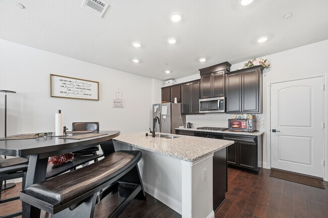 Foto del edificio - 3544 Thistlewood Dr