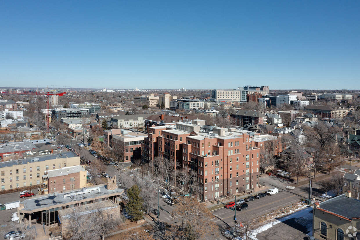 Foto aérea - Swallow Hill Condominiums