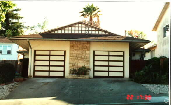 Building Photo - 119 Palm Ave